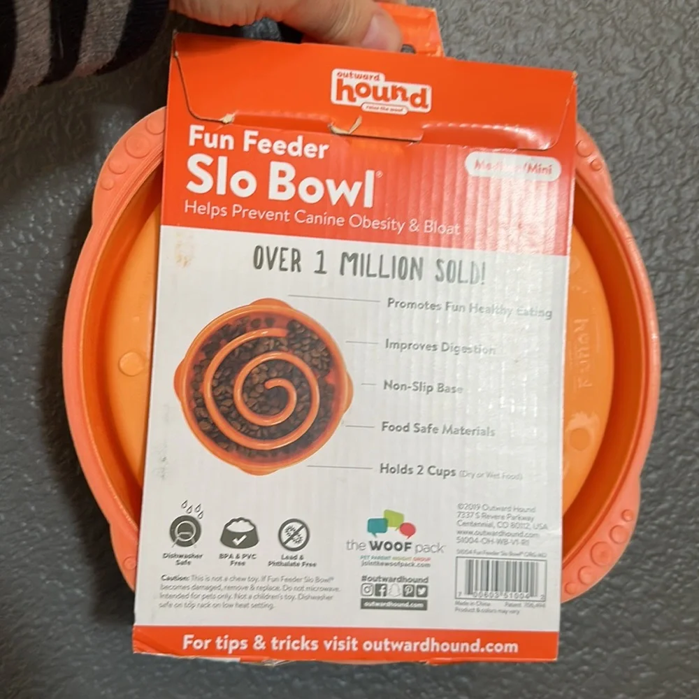 NWT Slow Feeder cool Orange color